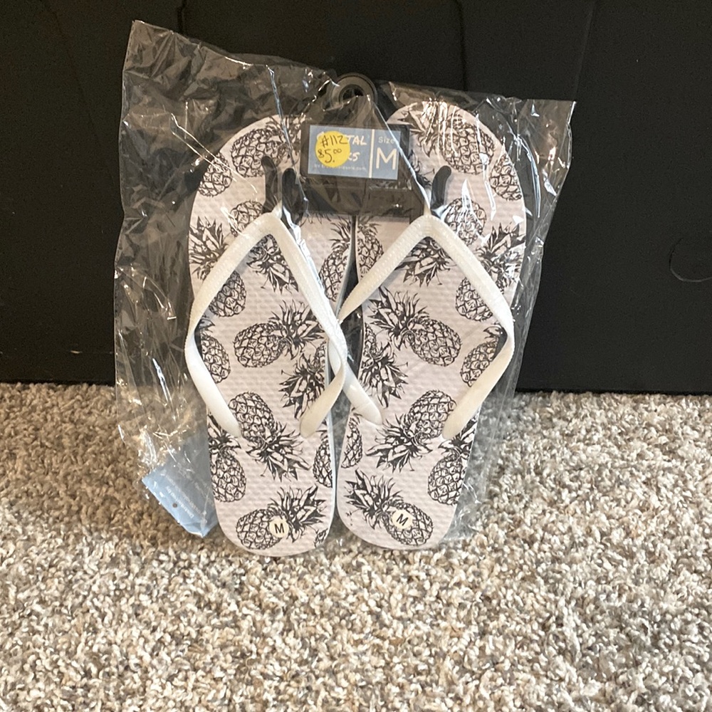 Women’s flip flops